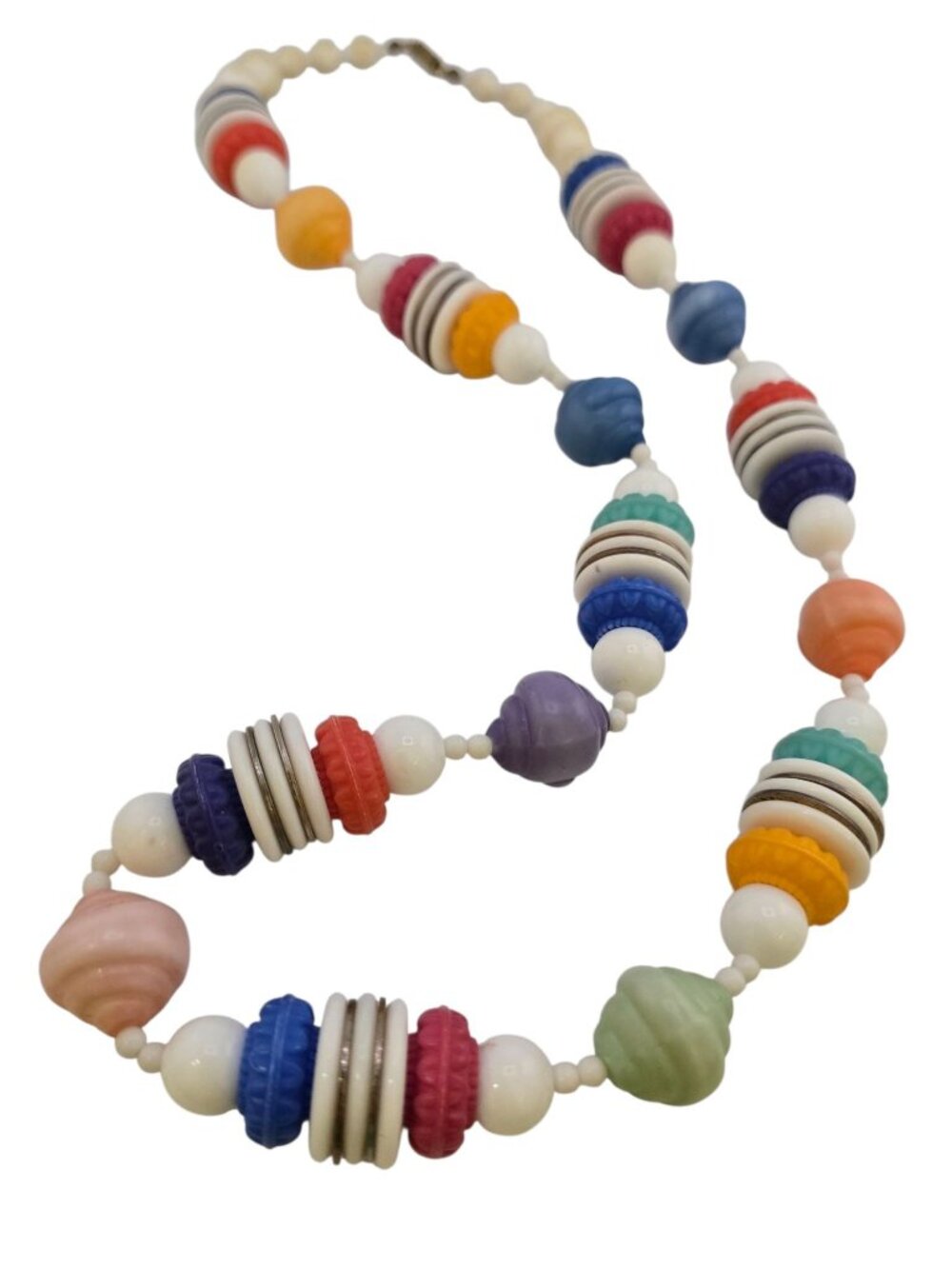 Vintage Unique Molded Resin & Plastic Necklace (A9189)